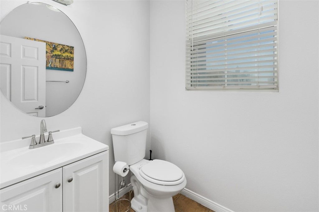 https://media.crmls.org/medias/09899560-d552-4ffb-8cf5-4599b2668797.jpg?preset=X-Large