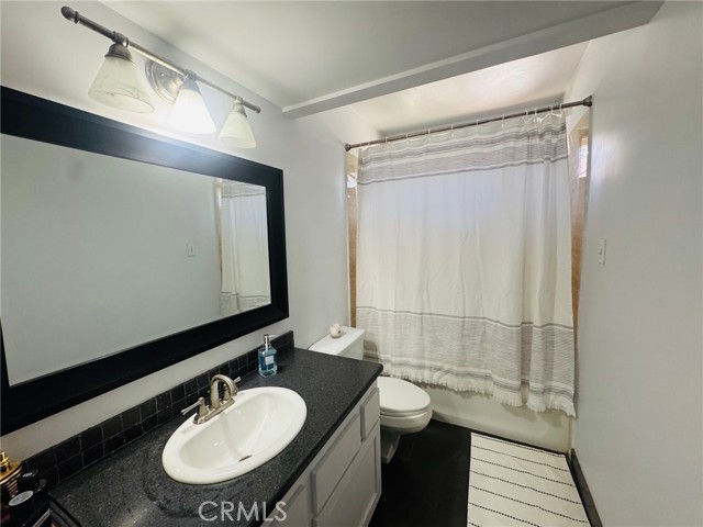 Detail Gallery Image 21 of 28 For 5308 Eastridge Ct, Bakersfield,  CA 93306 - 3 Beds | 2/1 Baths