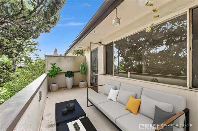 Detail Gallery Image 6 of 25 For 305 Raymondale Dr #L,  South Pasadena,  CA 91030 - 2 Beds | 1 Baths