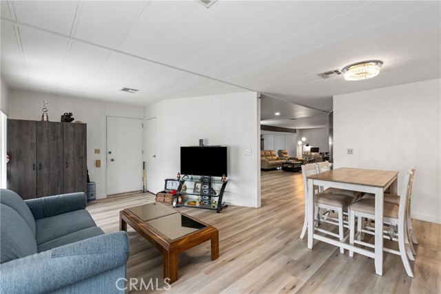 24414 University Avenue, Loma Linda CA: https://media.crmls.org/medias/098a8373-af20-449a-8292-0371281e21c6.jpg