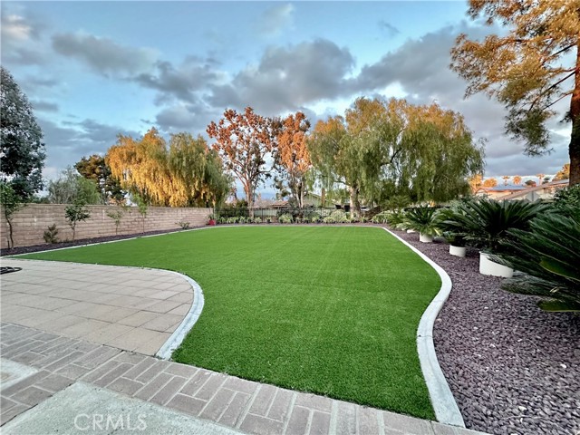 Detail Gallery Image 4 of 56 For 1421 Diamond Ct, Redlands,  CA 92374 - 5 Beds | 2/1 Baths