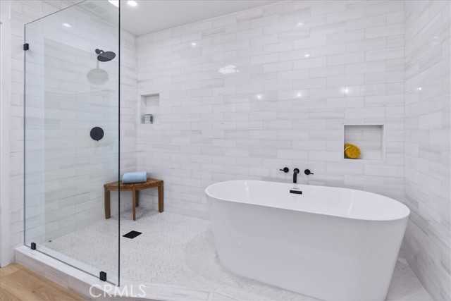 Detail Gallery Image 21 of 34 For 3825 Edgehill Dr, Los Angeles,  CA 90008 - 3 Beds | 2 Baths