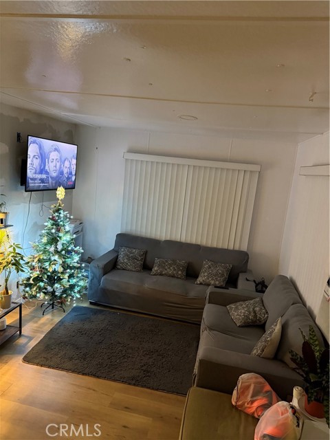 Detail Gallery Image 8 of 17 For 250 N Linden Ave #148,  Rialto,  CA 92376 - 3 Beds | 1 Baths