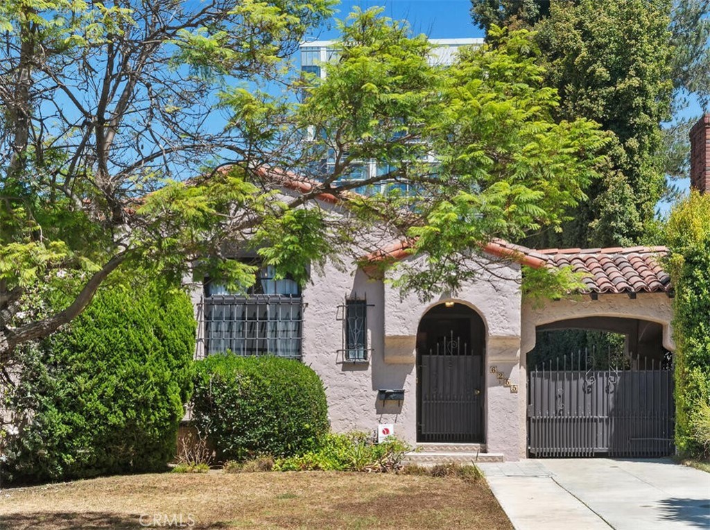 6255 Del Valle Drive
