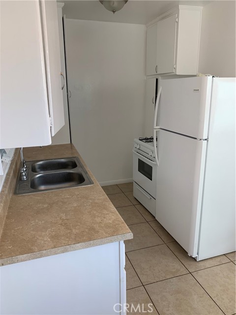 1029 Gladys Ave, Long Beach CA: https://media.crmls.org/medias/098bfd31-aeec-4123-952a-85fd27e9c576.jpg