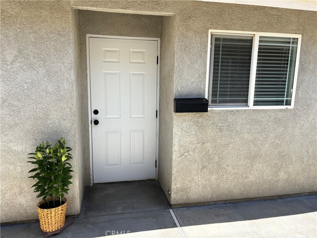 2484 W Calle Vista