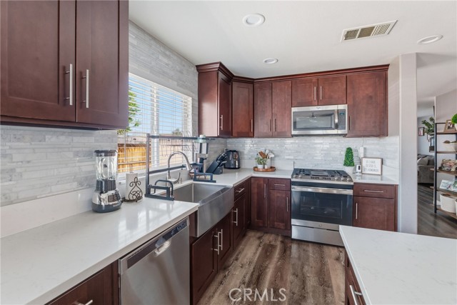 Detail Gallery Image 10 of 39 For 10943 Hillsborough, Adelanto,  CA 92301 - 4 Beds | 2 Baths