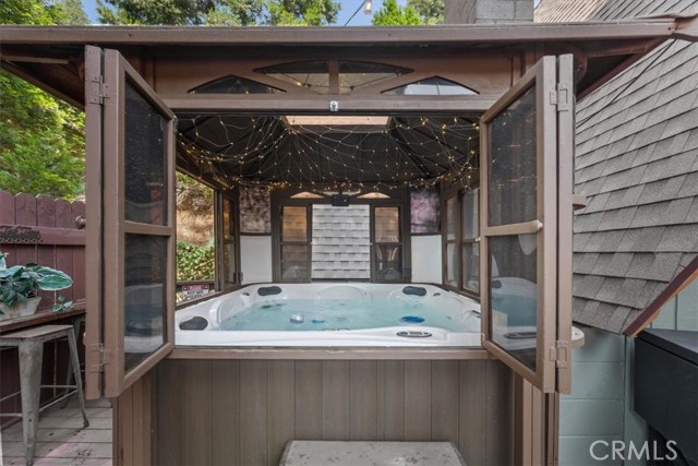 1277 Lovers Lane, Rimforest CA: https://media.crmls.org/medias/098d12b8-7fe9-40e9-8b45-ba9ca3b0bb4a.jpg