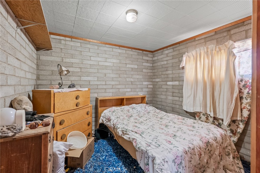 https://media.crmls.org/medias/098d1eef-cb4a-42d7-b094-80a5e279f2b3.jpg?preset=X-Large