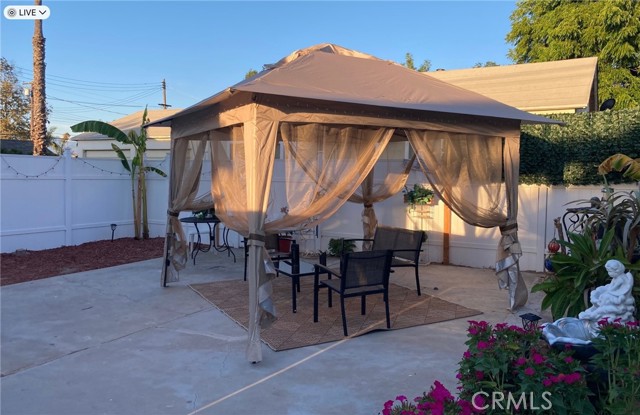 5214 Golden Avenue, Riverside CA: https://media.crmls.org/medias/098d296c-0237-4239-a008-8d3e4b4520dd.jpg