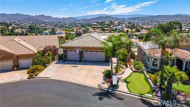 Detail Gallery Image 10 of 75 For 28828 Yosemite Pl, Canyon Lake,  CA 92587 - 7 Beds | 5 Baths