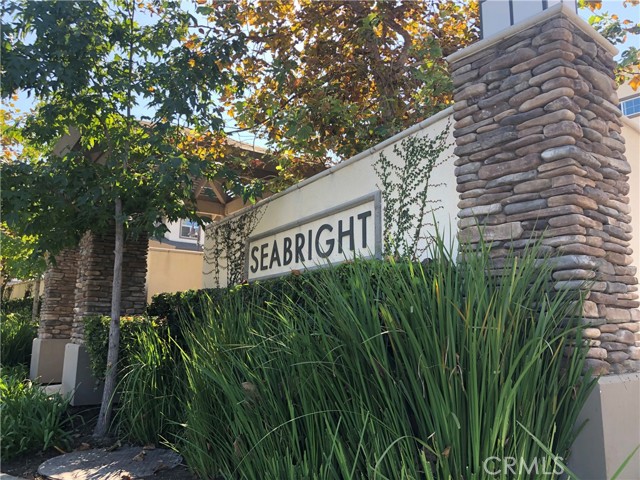 Detail Gallery Image 7 of 11 For 593 Seabright Cir, Costa Mesa,  CA 92627 - 2 Beds | 2/1 Baths