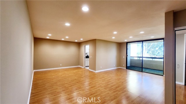 Detail Gallery Image 7 of 26 For 4080 via Marisol #129,  Los Angeles,  CA 90042 - 2 Beds | 2 Baths
