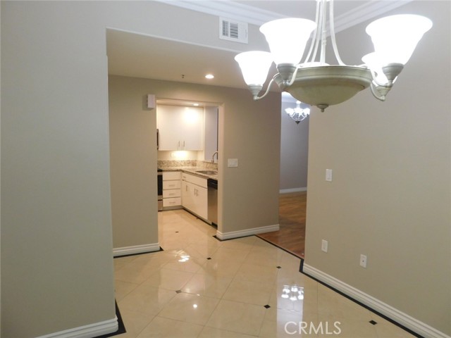 2253 Martin, Irvine CA: https://media.crmls.org/medias/098dc480-589a-401a-84f5-15d58af6875e.jpg
