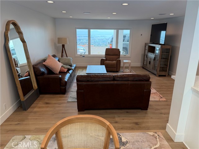 Detail Gallery Image 4 of 17 For 29815 Knollview Dr, Rancho Palos Verdes,  CA 90275 - 4 Beds | 4 Baths