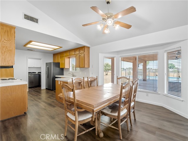 16099 Karen Road, Madera CA: https://media.crmls.org/medias/098de3bb-9302-49aa-a78c-8c8761b4b5a4.jpg