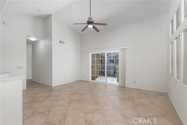 Detail Gallery Image 12 of 40 For 93 Kansas #202,  Redlands,  CA 92373 - 2 Beds | 2 Baths