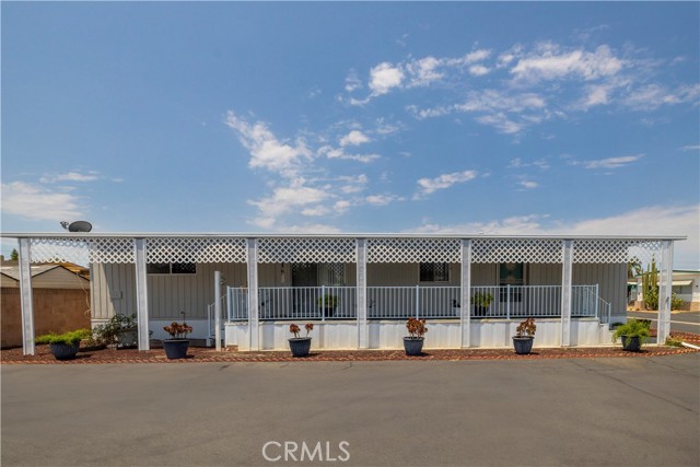 Detail Gallery Image 1 of 25 For 332 N Lyon #82,  Hemet,  CA 92543 - 2 Beds | 2 Baths