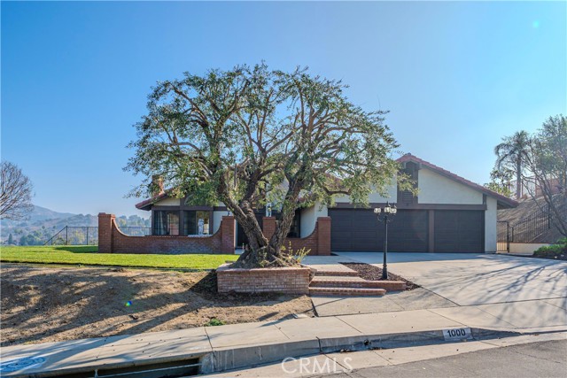 Detail Gallery Image 4 of 53 For 1000 S Easthills Dr, West Covina,  CA 91791 - 5 Beds | 3 Baths