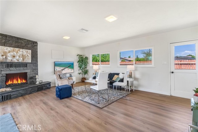 19436 Chaparral Street, Rialto CA: https://media.crmls.org/medias/098f3acb-d471-4452-b108-2edee7af63b1.jpg