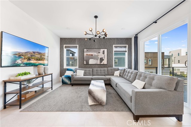 Front Image Thumbnail for CROC26025694