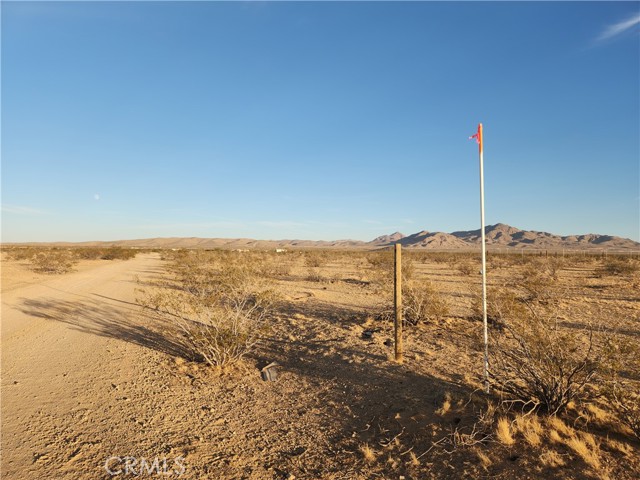 Detail Gallery Image 2 of 9 For 19200 Chisholm Trl, Helendale,  CA 92342 - – Beds | – Baths