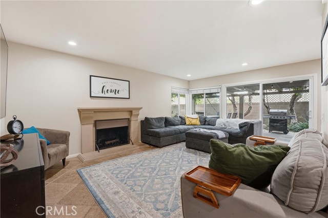 Detail Gallery Image 16 of 52 For 1513 Glenn Cir, Placentia,  CA 92870 - 4 Beds | 2/1 Baths