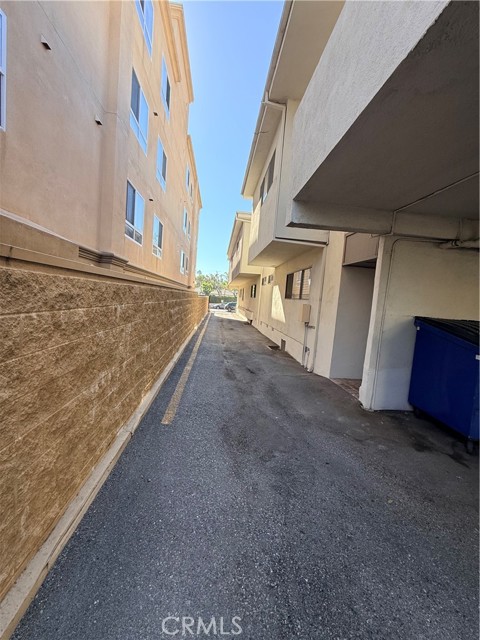 1522 S Centinela, Los Angeles CA: https://media.crmls.org/medias/0991d76c-787e-47e5-b2fe-1b68ea2cafad.jpg