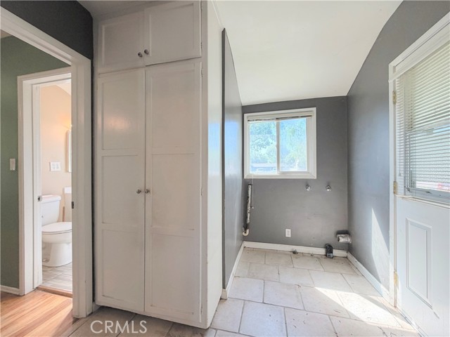 Detail Gallery Image 12 of 17 For 10360 Haskell, Granada Hills,  CA 91344 - 3 Beds | 2 Baths