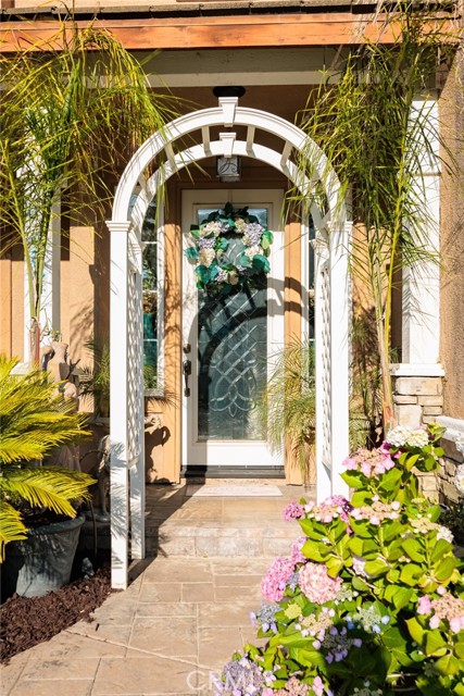 1045 Inverlochy Drive, Fallbrook CA: https://media.crmls.org/medias/09929f9d-9629-40b1-8665-c52fc96b709f.jpg