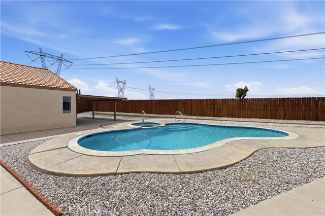Detail Gallery Image 23 of 34 For 13628 Monterey Ct, Victorville,  CA 92392 - 3 Beds | 2 Baths
