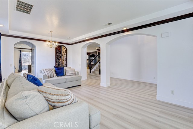 Detail Gallery Image 9 of 37 For 8034 Palm View, Riverside,  CA 92508 - 4 Beds | 4 Baths