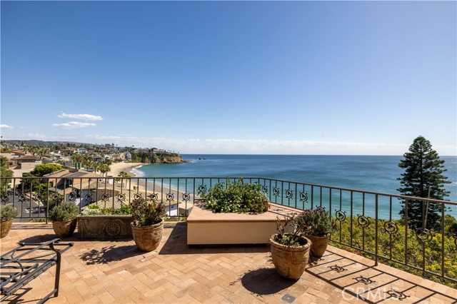 Detail Gallery Image 11 of 39 For 154 Emerald, Laguna Beach,  CA 92651 - 6 Beds | 7/2 Baths