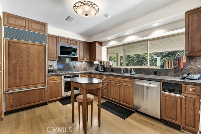 Detail Gallery Image 24 of 67 For 16700 Bosque Dr, Encino,  CA 91436 - 3 Beds | 2/1 Baths