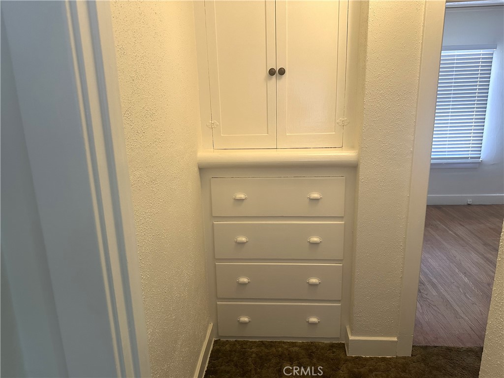 https://media.crmls.org/medias/09958153-3857-4a8d-b758-293f0e7080d7.jpg?preset=X-Large