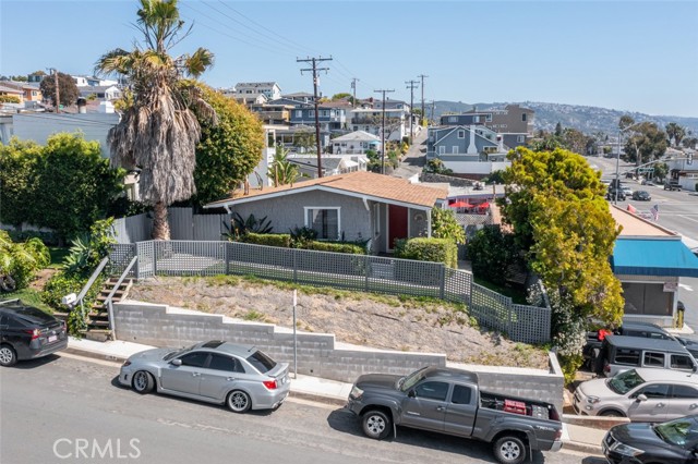 Detail Gallery Image 2 of 27 For 217 Wave St, Laguna Beach,  CA 92651 - 1 Beds | 1 Baths