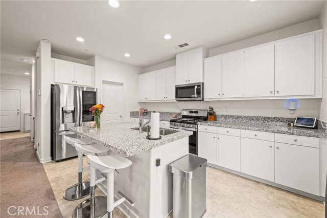 Detail Gallery Image 12 of 63 For 27166 Canyon Rock Ct, Moreno Valley,  CA 92555 - 4 Beds | 2/1 Baths