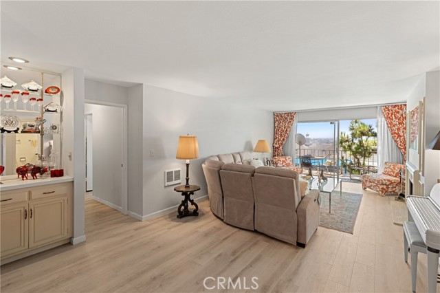 Detail Gallery Image 1 of 27 For 101 Scholz #120,  Newport Beach,  CA 92663 - 2 Beds | 2 Baths