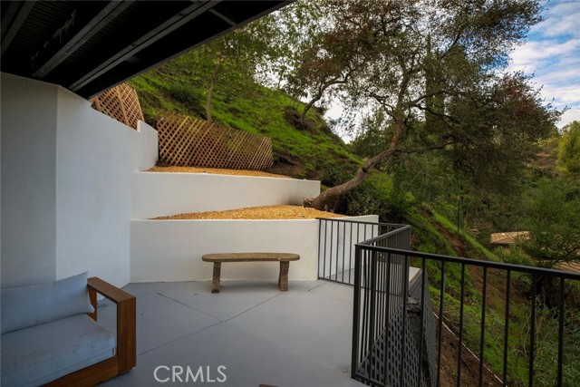 Detail Gallery Image 11 of 66 For 981 Glen Oaks, Pasadena,  CA 91105 - 3 Beds | 3 Baths