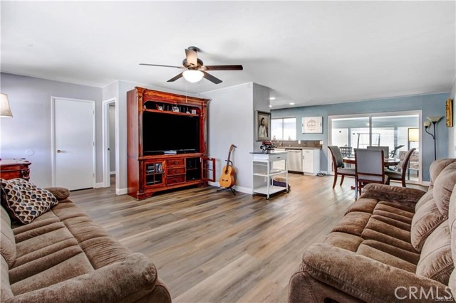 Detail Gallery Image 6 of 32 For 1621 W Montrose, Hemet,  CA 92543 - 2 Beds | 2 Baths