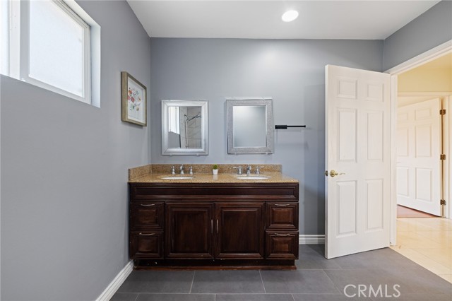 8419 Yolanda Avenue, Northridge CA: https://media.crmls.org/medias/09986662-bb71-49da-a40d-1503a06d3d0b.jpg