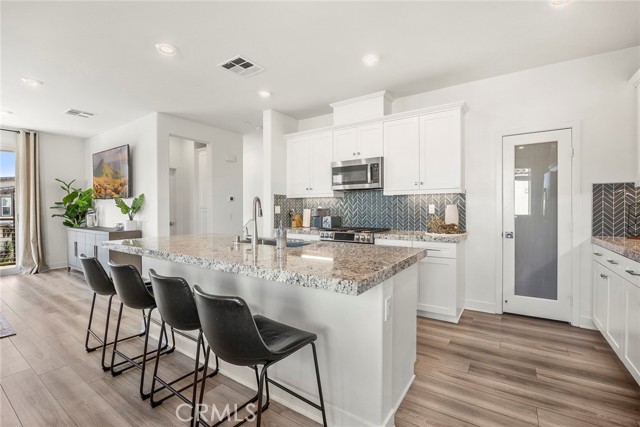 Detail Gallery Image 14 of 29 For 220 Siena, Lake Forest,  CA 92630 - 3 Beds | 3/1 Baths