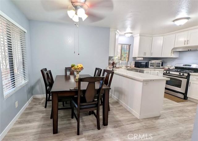 Detail Gallery Image 9 of 26 For 1725 W 3rd St #1,  Santa Ana,  CA 92703 - 3 Beds | 1/1 Baths