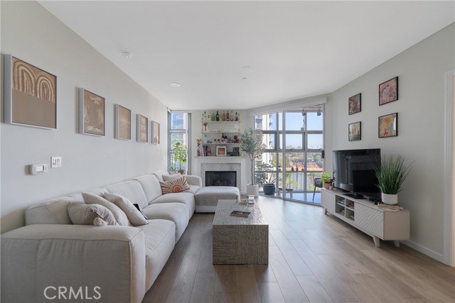 171 N Church Lane, Los Angeles CA: https://media.crmls.org/medias/099ad2b2-1e2f-44fe-abd2-0294e4db97ed.jpg