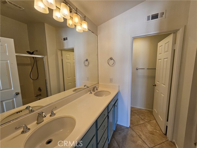 1369 Soundview Circle, Corona CA: https://media.crmls.org/medias/099b0cd0-2068-44f8-ba3c-02a516bd74d7.jpg