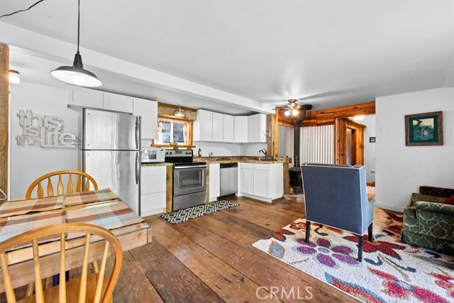 18 Hot Springs Cyn, San Juan Capistrano CA: https://media.crmls.org/medias/099bfca8-45ec-49f4-818e-7b09b9b1dc79.jpg