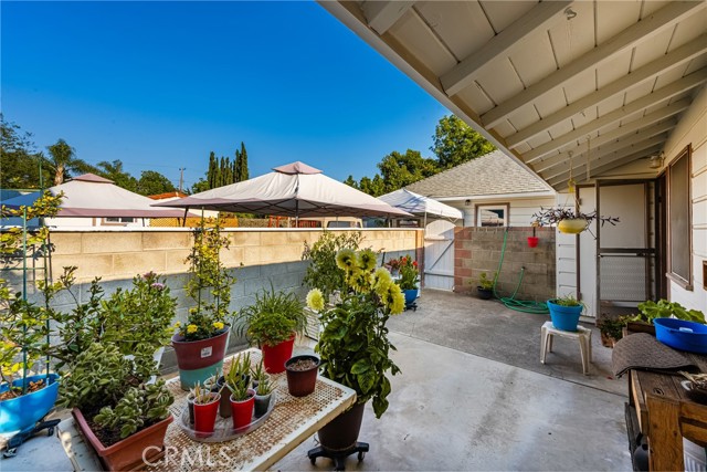 273 N Cleveland Street, Orange CA: https://media.crmls.org/medias/099c2595-f1e2-4e78-af97-aa187dc62b37.jpg