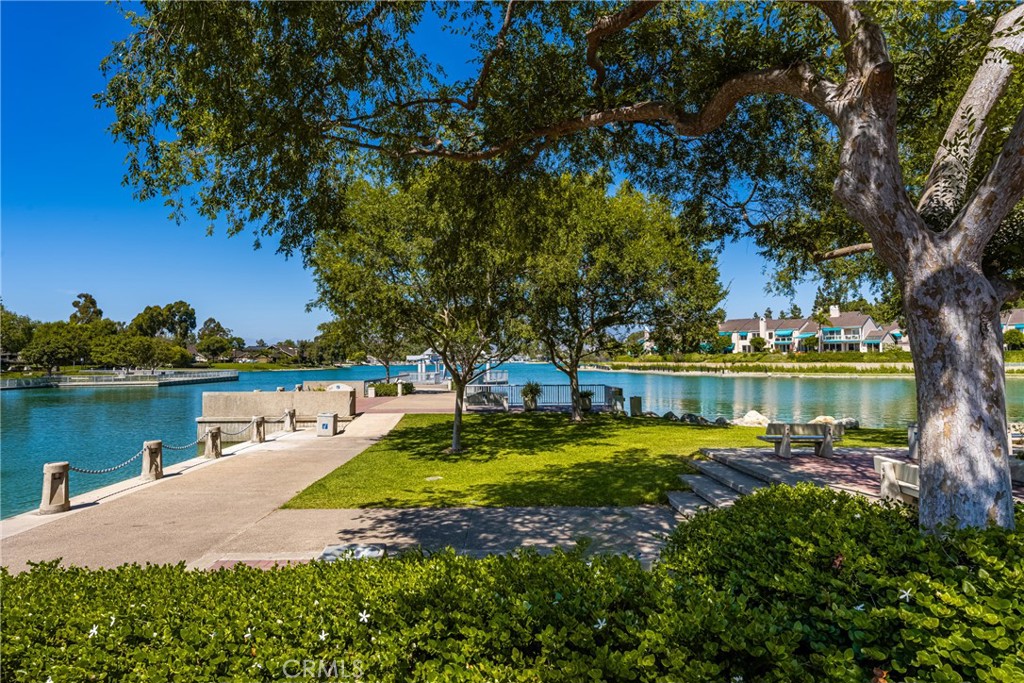 https://media.crmls.org/medias/099d95cf-6f30-495b-8c5f-74dad48acfd9.jpg?preset=X-Large