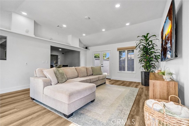 Detail Gallery Image 14 of 30 For 1501 Shenandoah St, Placentia,  CA 92870 - 5 Beds | 2/1 Baths
