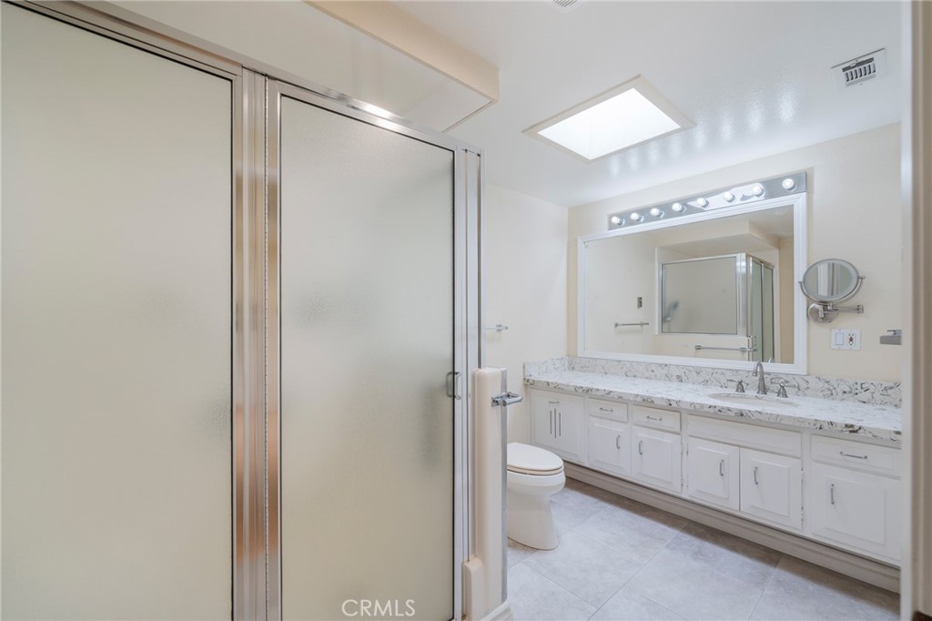 https://media.crmls.org/medias/099dd5db-00a6-482f-b95e-73b326efe2b7.jpg?preset=X-Large